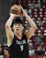 主持人：杨瀚森控球能力令人惊叹 突破的自信与从容真是游刃有余