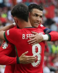 英媒：C罗曾邀请B费加盟胜利，后者表示想在欧洲至少再踢1年