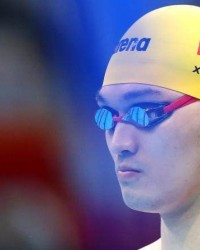 九游体育官网-张雨霏50自晋级 4X100混接力中国男女队先后过关