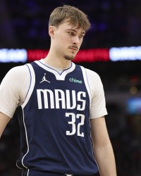 jiuyou.com-弗拉格：浓眉和欧文在心理层面上给了我很多帮助 他们是我的榜样